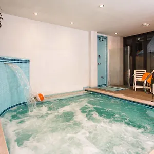 hotel-antares-cattolica-47841.emilia-romagnahotels.net/